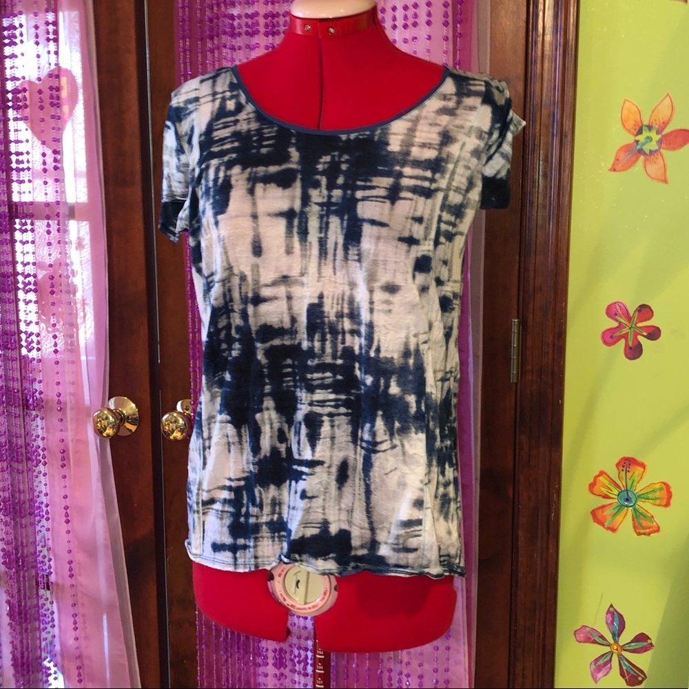Simply Vera Tee